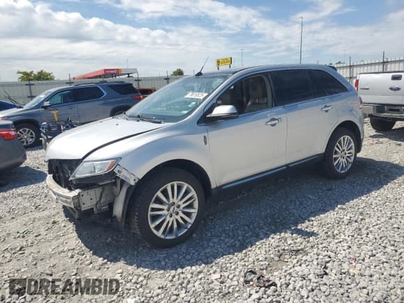 ✅ 2013 Lincoln MKX • VIN: 2LMDJ8JKXDBL19133 • Lot: 70619525. Wystawiony na Copart z przebiegiem 184 405 mil. Bezpłatny archiwum sprzedaży aukcyjnych z USA i szczegółowy raport historii pojazdu na DreamBid. Zdjęcie 1.