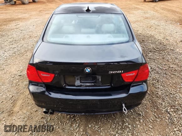 ✅ 2010 BMW 3 Series 328i • VIN: WBAPH7G5XANM48023 • Lot: 82109615. Listed on Copart with 238,888 mi. Free auction sales archive from the USA and detailed vehicle history report at DreamBid. Image 6.
