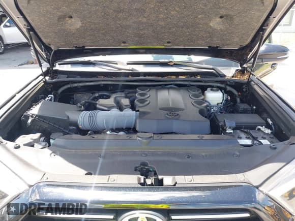 ✅ 2024 Toyota 4Runner TRD Off Road • VIN: JTERU5JR5R6290263 • Lot: 42261772. Listed on IAAI with 6,339 mi. Free auction sales archive from the USA and detailed vehicle history report at DreamBid. Image 10.