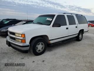 ✅ 1999 Chevrolet Suburban • VIN: 3GNEC16R3XG247177 • Lot: 75674564. Wystawiony na Copart z przebiegiem 132 546 mil. Bezpłatny archiwum sprzedaży aukcyjnych z USA i szczegółowy raport historii pojazdu na DreamBid. Zdjęcie 1.