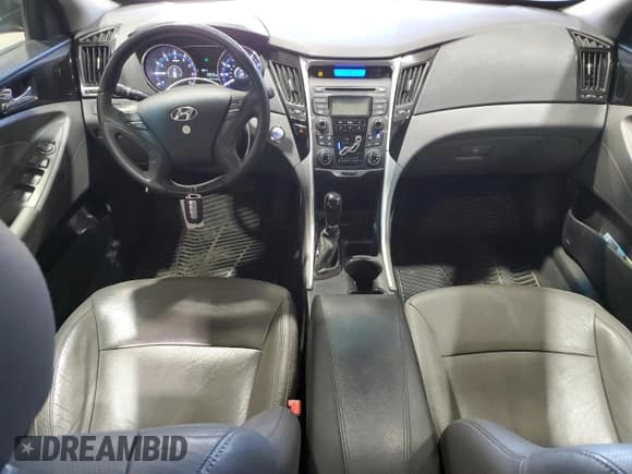 ✅ 2013 Hyundai Sonata SE • VIN: 5NPEC4AC2DH724102 • Lot: 90995505. Listed on Copart with 157,109 mi. Free auction sales archive from the USA and detailed vehicle history report at DreamBid. Image 8.
