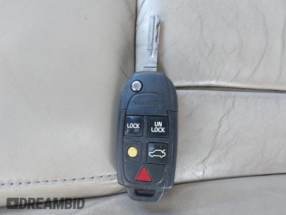 ✅ 2013 Volvo XC90 Premier Plus • VIN: YV4952CZ1D1636275 • Lot: 42036053. Listed on IAAI with 154,815 mi. Free auction sales archive from the USA and detailed vehicle history report at DreamBid. Image 11.