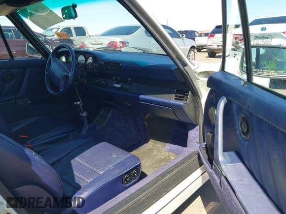 ✅ 1991 Porsche 911 • VIN: WP0CB2964MS461481 • Lot: 41756294. Wystawiony na IAAI z przebiegiem 47 947 mil. Bezpłatny archiwum sprzedaży aukcyjnych z USA i szczegółowy raport historii pojazdu na DreamBid. Zdjęcie 5.