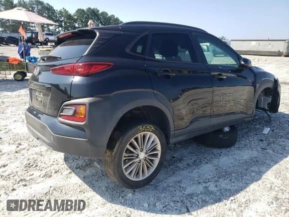 2018 Hyundai Kona SEL z VIN KM8K22AA2JU070305, wystawiony jako Copart lot #60777233 z przebiegiem 44 241 mil mil oraz . Historia ofert i sprzedaży dostępna na DreamBid. Obrazek 3.