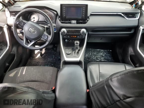 ✅ 2021 Toyota RAV4 Hybrid XLE • VIN: 4T3R6RFV7MU030157 • Lot: 83970305. Wystawiony na Copart z przebiegiem 171 029 mil. Bezpłatny archiwum sprzedaży aukcyjnych z USA i szczegółowy raport historii pojazdu na DreamBid. Zdjęcie 8.