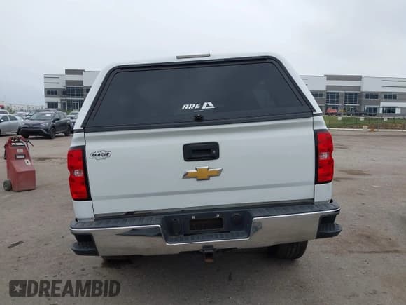 ✅ 2018 Chevrolet Silverado 1500 LT • VIN: 1GCPCREC4JF216526 • Lot: 43520727. Wystawiony na IAAI z przebiegiem 51 430 mil. Bezpłatny archiwum sprzedaży aukcyjnych z USA i szczegółowy raport historii pojazdu na DreamBid. Zdjęcie 16.