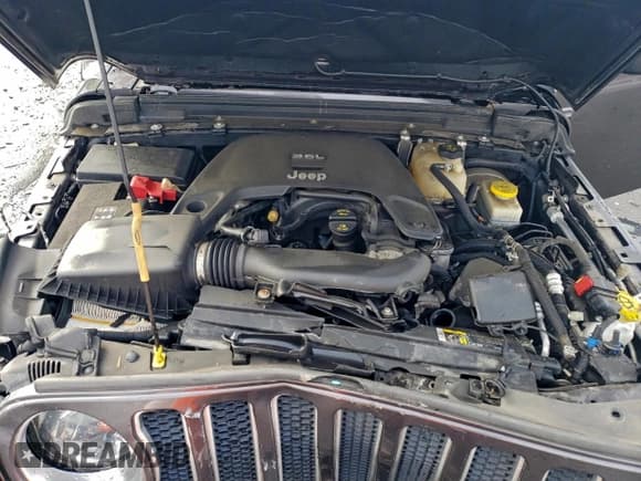 ✅ 2018 Jeep Wrangler Unlimited Sahara • VIN: 1C4HJXEG0JW322926 • Lot: 94485715. Listed on Copart with 76,414 mi. Free auction sales archive from the USA and detailed vehicle history report at DreamBid. Image 12.