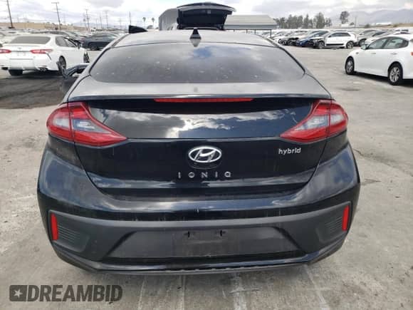 2018 Hyundai Ioniq SEL с VIN KMHC75LC2JU066163, выставлен на аукционе Copart как лот 71600014 с пробегом 144 136 миль миль и Списание • Salvage title. История ставок и продаж доступна на DreamBid. Изображение 6.