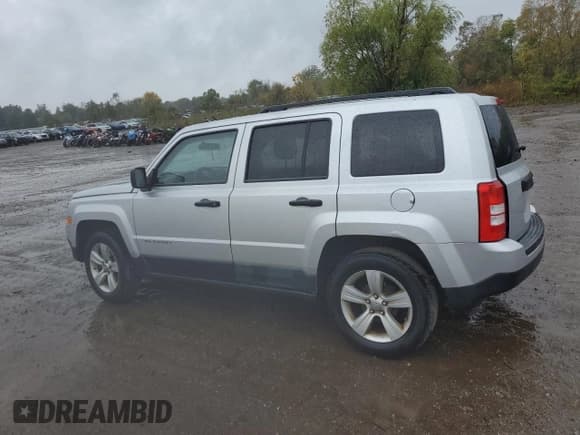 ✅ 2011 Jeep Patriot Sport • VIN: 1J4NT1GB6BD240816 • Lot: 82292545. Listed on Copart with 135,535 mi. Free auction sales archive from the USA and detailed vehicle history report at DreamBid. Image 2.