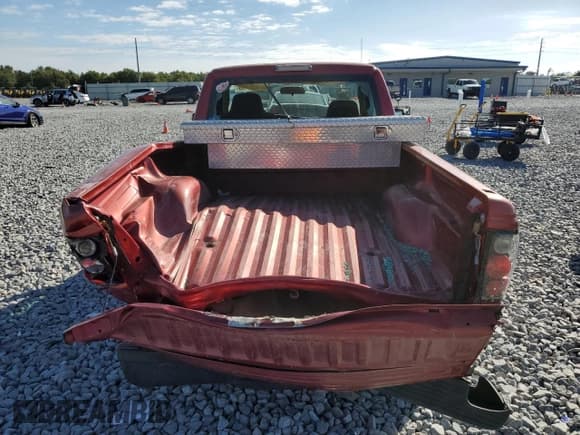 ✅ 2006 Ford Ranger XL • VIN: 1FTYR10DX6PA34738 • Lot: 91236165. Wystawiony na Copart z przebiegiem 238 057 mil. Bezpłatny archiwum sprzedaży aukcyjnych z USA i szczegółowy raport historii pojazdu na DreamBid. Zdjęcie 6.