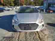 2017 Hyundai Elantra SE z VIN 5NPD74LF3HH149487, wystawiony jako Copart lot #91120955 z przebiegiem 100 166 mil mil oraz Czysty tytuł • Clean title. Historia ofert i sprzedaży dostępna na DreamBid. Obrazek 5.