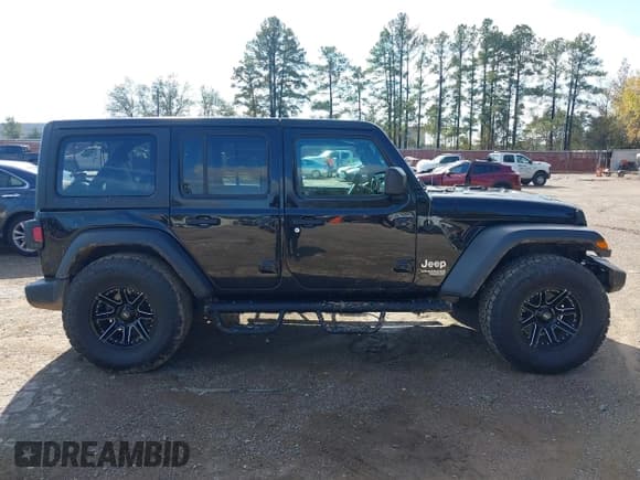 ✅ 2020 Jeep Wrangler Unlimited Sport S • VIN: 1C4HJXDN2LW275305 • Lot: 43779048. Wystawiony na IAAI z przebiegiem 86 074 mil. Bezpłatny archiwum sprzedaży aukcyjnych z USA i szczegółowy raport historii pojazdu na DreamBid. Zdjęcie 13.