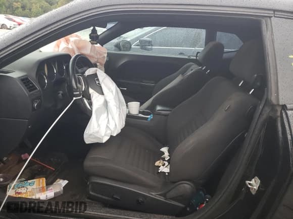 ✅ 2014 Dodge Challenger SXT • VIN: 2C3CDYAG2EH204107 • Lot: 71256934. Wystawiony na Copart z przebiegiem 191 047 mil. Bezpłatny archiwum sprzedaży aukcyjnych z USA i szczegółowy raport historii pojazdu na DreamBid. Zdjęcie 7.