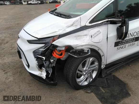 ✅ 2023 Chevrolet Bolt EV 1LT • VIN: 1G1FW6S03P4120721 • Lot: 43049889. Listed on IAAI with 31,128 mi. Free auction sales archive from the USA and detailed vehicle history report at DreamBid. Image 6.