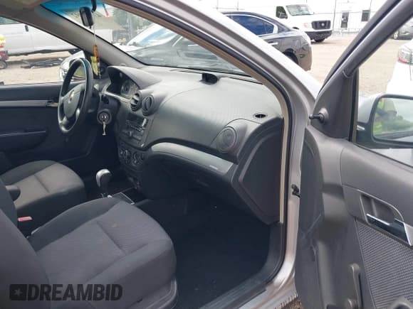 ✅ 2010 Chevrolet Aveo 1LT • VIN: KL1TD5DE2AB112915 • Lot: 43027992. Listed on IAAI with 122,569 mi. Free auction sales archive from the USA and detailed vehicle history report at DreamBid. Image 5.