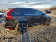 ✅ 2016 Volvo XC60 T6 Drive-E R-Design Platinum • VIN: YV449MRS0G2867008 • Lot: 95709215. Wystawiony na Copart z przebiegiem 136 257 mil. Bezpłatny archiwum sprzedaży aukcyjnych z USA i szczegółowy raport historii pojazdu na DreamBid. Zdjęcie 3.