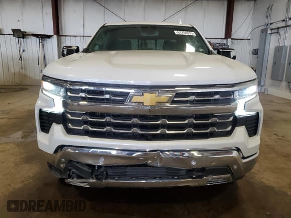 ✅ 2025 Chevrolet Silverado 1500 • VIN: 3GCUKGED8SG179015 • Lot: 63764015. Listed on Copart with 39 mi. Free auction sales archive from the USA and detailed vehicle history report at DreamBid. Image 5.
