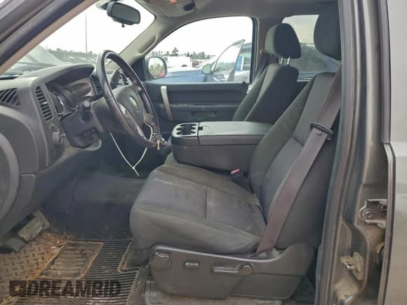 ✅ 2011 Chevrolet Silverado 1500 LT • VIN: 3GCPKSE38BG306613 • Лот: 94283355. Опубликован ранее на Copart с пробегом 215 193 миль. Бесплатный доступ к архиву аукционных продаж из США и подробный отчёт об истории автомобиля на DreamBid. Изображение 8.