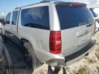✅ 2010 Chevrolet Suburban LT • VIN: 1GNUCJE08AR133956 • Lot: 76145714. Wystawiony na Copart z przebiegiem 212 459 mil. Bezpłatny archiwum sprzedaży aukcyjnych z USA i szczegółowy raport historii pojazdu na DreamBid. Zdjęcie 2.