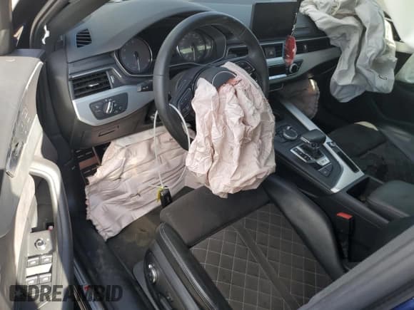 ✅ 2019 Audi S4 • VIN: WAUA4AF46KA097997 • Lot: 73131964. Wystawiony na Copart z przebiegiem 54 566 mil. Bezpłatny archiwum sprzedaży aukcyjnych z USA i szczegółowy raport historii pojazdu na DreamBid. Zdjęcie 8.