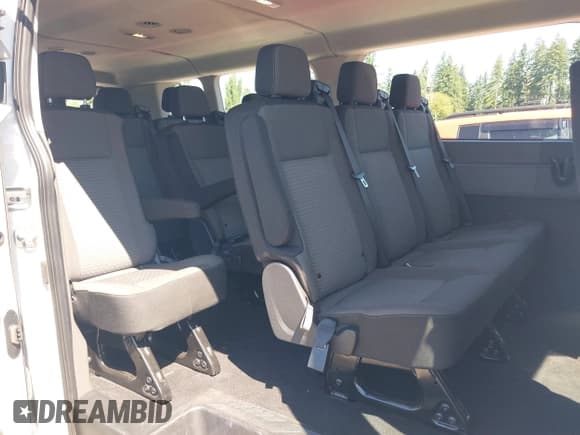 ✅ 2024 Ford Transit Passenger XL • VIN: 1FBAX2Y88RKA11307 • Lot: 42620775. Wystawiony na IAAI z przebiegiem 13 624 mil. Bezpłatny archiwum sprzedaży aukcyjnych z USA i szczegółowy raport historii pojazdu na DreamBid. Zdjęcie 8.