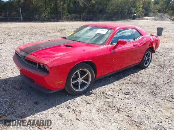 ✅ 2010 Dodge Challenger SE • VIN: 2B3CJ4DV4AH180041 • Lot: 43440022. Wystawiony na IAAI z przebiegiem 130 998 mil. Bezpłatny archiwum sprzedaży aukcyjnych z USA i szczegółowy raport historii pojazdu na DreamBid. Zdjęcie 2.