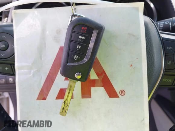 ✅ 2020 Toyota Camry SE • VIN: 4T1G11AK6LU359962 • Lot: 43285828. Listed on IAAI with 108,979 mi. Free auction sales archive from the USA and detailed vehicle history report at DreamBid. Image 11.