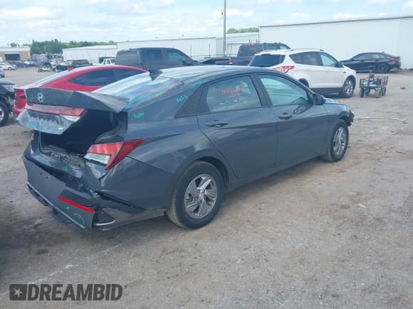✅ 2024 Hyundai Elantra SE • VIN: KMHLL4DG0RU784796 • Lot: 42354131. Wystawiony na IAAI z przebiegiem 20 784 mil. Bezpłatny archiwum sprzedaży aukcyjnych z USA i szczegółowy raport historii pojazdu na DreamBid. Zdjęcie 4.