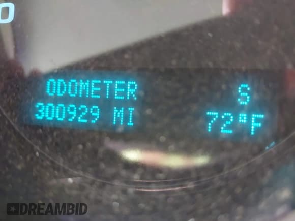 ✅ 2014 Chevrolet Silverado 2500HD LT • VIN: 1GC1KXC88EF140598 • Lot: 42023482. Listed on IAAI with 300,929 mi. Free auction sales archive from the USA and detailed vehicle history report at DreamBid. Image 15.