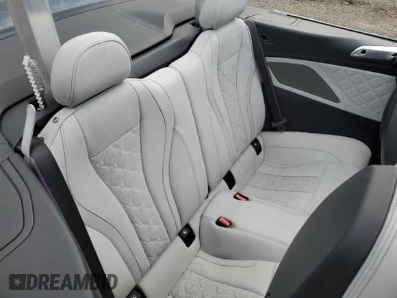 ✅ 2022 BMW M8 Competition • VIN: WBSDZ0C00NCJ20558 • Lot: 83057174. Wystawiony na Copart z przebiegiem Nie podano. Bezpłatny archiwum sprzedaży aukcyjnych z USA i szczegółowy raport historii pojazdu na DreamBid. Zdjęcie 11.