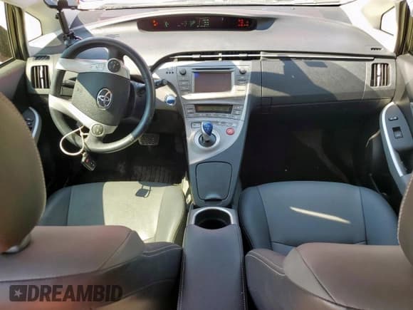 ✅ 2015 Toyota Prius Two • VIN: JTDKN3DU7F0409730 • Lot: 84596355. Listed on Copart with 73,104 mi. Free auction sales archive from the USA and detailed vehicle history report at DreamBid. Image 8.