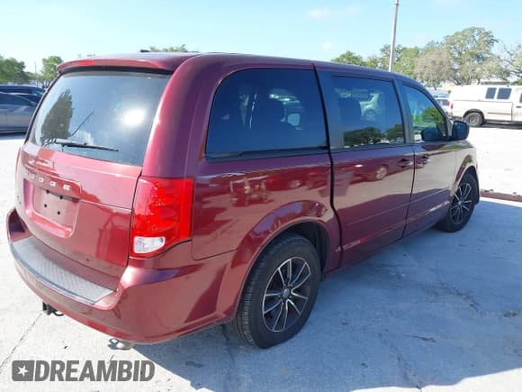 ✅ 2017 Dodge Grand Caravan SE • VIN: 2C4RDGBG3HR648996 • Lot: 39329230. Wystawiony na IAAI z przebiegiem 108 260 mil. Bezpłatny archiwum sprzedaży aukcyjnych z USA i szczegółowy raport historii pojazdu na DreamBid. Zdjęcie 4.