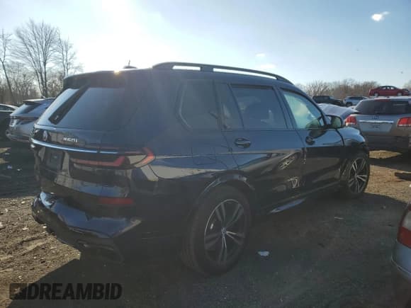 ✅ 2023 BMW X7 M60i • VIN: 5UX33EM05P9R06872 • Лот: 82390544. Опубликован ранее на Copart с пробегом Не указан. Бесплатный доступ к архиву аукционных продаж из США и подробный отчёт об истории автомобиля на DreamBid. Изображение 3.