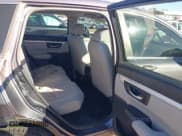 ✅ 2017 Honda CR-V LX • VIN: 7FARW5H39HE013624 • Lot: 43678617. Listed on IAAI with 126,470 mi. Free auction sales archive from the USA and detailed vehicle history report at DreamBid. Image 8.