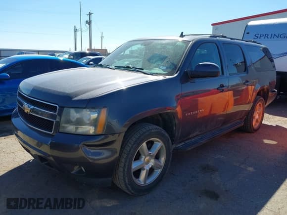 ✅ 2011 Chevrolet Suburban LT • VIN: 1GNSCJE08BR102134 • Лот: 43282098. Опубликован ранее на IAAI с пробегом 200 903 миль. Бесплатный доступ к архиву аукционных продаж из США и подробный отчёт об истории автомобиля на DreamBid. Изображение 2.