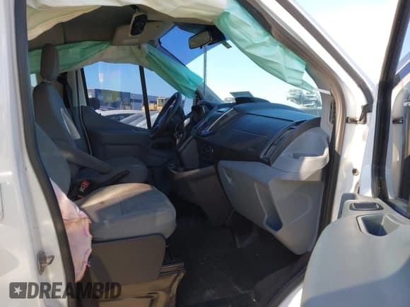 ✅ 2017 Ford Transit XL • VIN: 1FBZX2ZM5HKA20740 • Lot: 41144911. Wystawiony na IAAI z przebiegiem 201 936 mil. Bezpłatny archiwum sprzedaży aukcyjnych z USA i szczegółowy raport historii pojazdu na DreamBid. Zdjęcie 5.