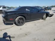 ✅ 2017 Dodge Challenger R/T • VIN: 2C3CDZBT3HH648974 • Lot: 51896704. Wystawiony na Copart z przebiegiem 80 008 mil. Bezpłatny archiwum sprzedaży aukcyjnych z USA i szczegółowy raport historii pojazdu na DreamBid. Zdjęcie 3.