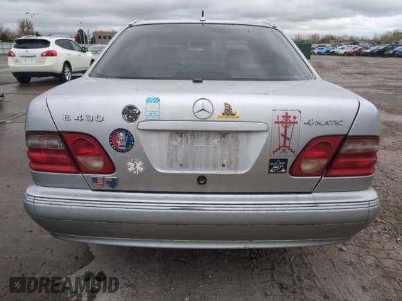 ✅ 2002 Mercedes-Benz E 320 • VIN: WDBJF83J62X072710 • Лот: 54703715. Опубликован ранее на Copart с пробегом 114 435 миль. Бесплатный доступ к архиву аукционных продаж из США и подробный отчёт об истории автомобиля на DreamBid. Изображение 7.