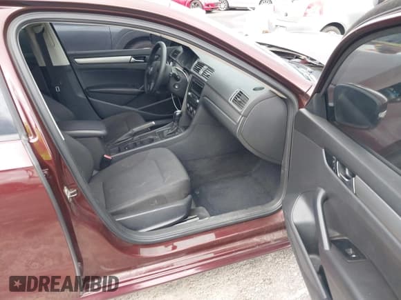 ✅ 2014 Volkswagen Passat S • VIN: 1VWAP7A37EC018810 • Lot: 40968457. Listed on IAAI with 102,606 mi. Free auction sales archive from the USA and detailed vehicle history report at DreamBid. Image 5.