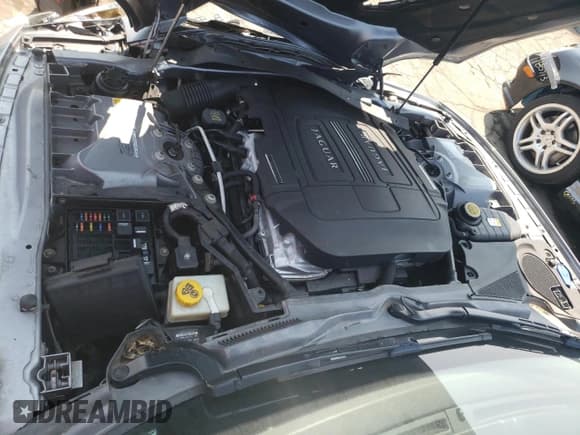 ✅ 2010 Jaguar XK XKR • VIN: SAJWA4DC2AMB34042 • Лот: 65043694. Опубликован ранее на Copart с пробегом Не указан. Бесплатный доступ к архиву аукционных продаж из США и подробный отчёт об истории автомобиля на DreamBid. Изображение 11.