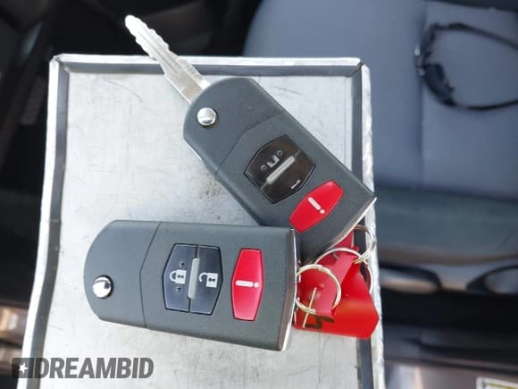 ✅ 2007 Mazda 5 Touring • VIN: JM1CR29L970143650 • Lot: 42595524. Wystawiony na IAAI z przebiegiem 31 856 mil. Bezpłatny archiwum sprzedaży aukcyjnych z USA i szczegółowy raport historii pojazdu na DreamBid. Zdjęcie 11.