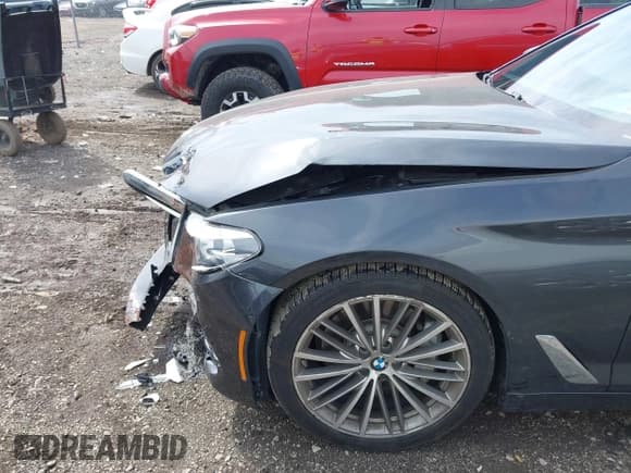 ✅ 2019 BMW 5 Series 530i • VIN: WBAJA5C52KBX87768 • Lot: 42029678. Listed on IAAI with 102,448 mi. Free auction sales archive from the USA and detailed vehicle history report at DreamBid. Image 6.