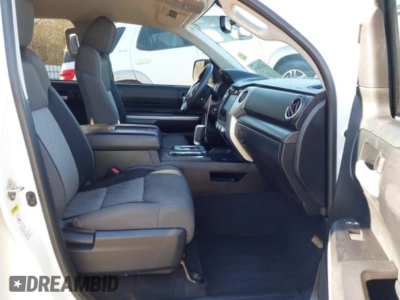 ✅ 2016 Toyota Tundra SR5 • VIN: 5TFEM5F1XGX106268 • Lot: 41674496. Listed on IAAI with 118,091 mi. Free auction sales archive from the USA and detailed vehicle history report at DreamBid. Image 5.