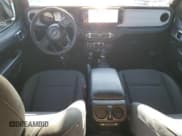 ✅ 2024 Jeep Wrangler Sport S • VIN: 1C4PJXDN6RW131096 • Lot: 68215555. Wystawiony na Copart z przebiegiem 15 449 mil. Bezpłatny archiwum sprzedaży aukcyjnych z USA i szczegółowy raport historii pojazdu na DreamBid. Zdjęcie 8.