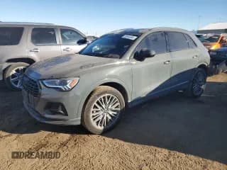 ✅ 2024 Audi Q3 Premium • VIN: WA1AUCF33R1050324 • Lot: 83846504. Wystawiony na Copart z przebiegiem 11 902 mil. Bezpłatny archiwum sprzedaży aukcyjnych z USA i szczegółowy raport historii pojazdu na DreamBid. Zdjęcie 1.