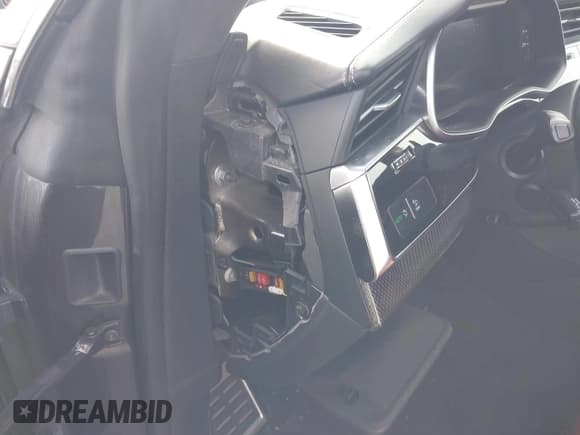 ✅ 2022 Audi SQ8 Prestige • VIN: WA1CWBF11ND017665 • Lot: 41430807. Wystawiony na IAAI z przebiegiem 30 619 mil. Bezpłatny archiwum sprzedaży aukcyjnych z USA i szczegółowy raport historii pojazdu na DreamBid. Zdjęcie 16.