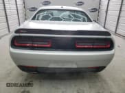 ✅ 2021 Dodge Challenger SXT • VIN: 2C3CDZAG6MH607320 • Lot: 71535834. Wystawiony na Copart z przebiegiem 75 568 mil. Bezpłatny archiwum sprzedaży aukcyjnych z USA i szczegółowy raport historii pojazdu na DreamBid. Zdjęcie 6.