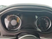 ✅ 2022 Dodge Challenger GT • VIN: 2C3CDZJG9NH226563 • Lot: 85583455. Wystawiony na Copart z przebiegiem Nie podano. Bezpłatny archiwum sprzedaży aukcyjnych z USA i szczegółowy raport historii pojazdu na DreamBid. Zdjęcie 9.