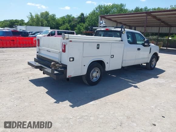 ✅ 2019 Ford F-250 XL • VIN: 1FD7X2A68KEE68410 • Lot: 42483463. Listed on IAAI with 100,636 mi. Free auction sales archive from the USA and detailed vehicle history report at DreamBid. Image 4.