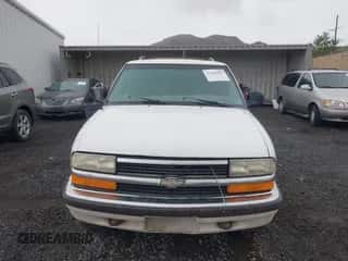1998 Chevrolet Blazer LS z VIN 1GNDT13W9W2135917, wystawiony jako IAAI lot #43442082 z przebiegiem Nie podano mil oraz . Historia ofert i sprzedaży dostępna na DreamBid. Obrazek 6.